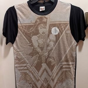 Wonder woman logo vision men's small short sleeved front print shirt New